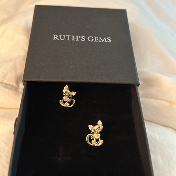 Cat Lady Earrings! They have a little heart ❤️ chest. Very cute, new in box. - Picture 4 of 4